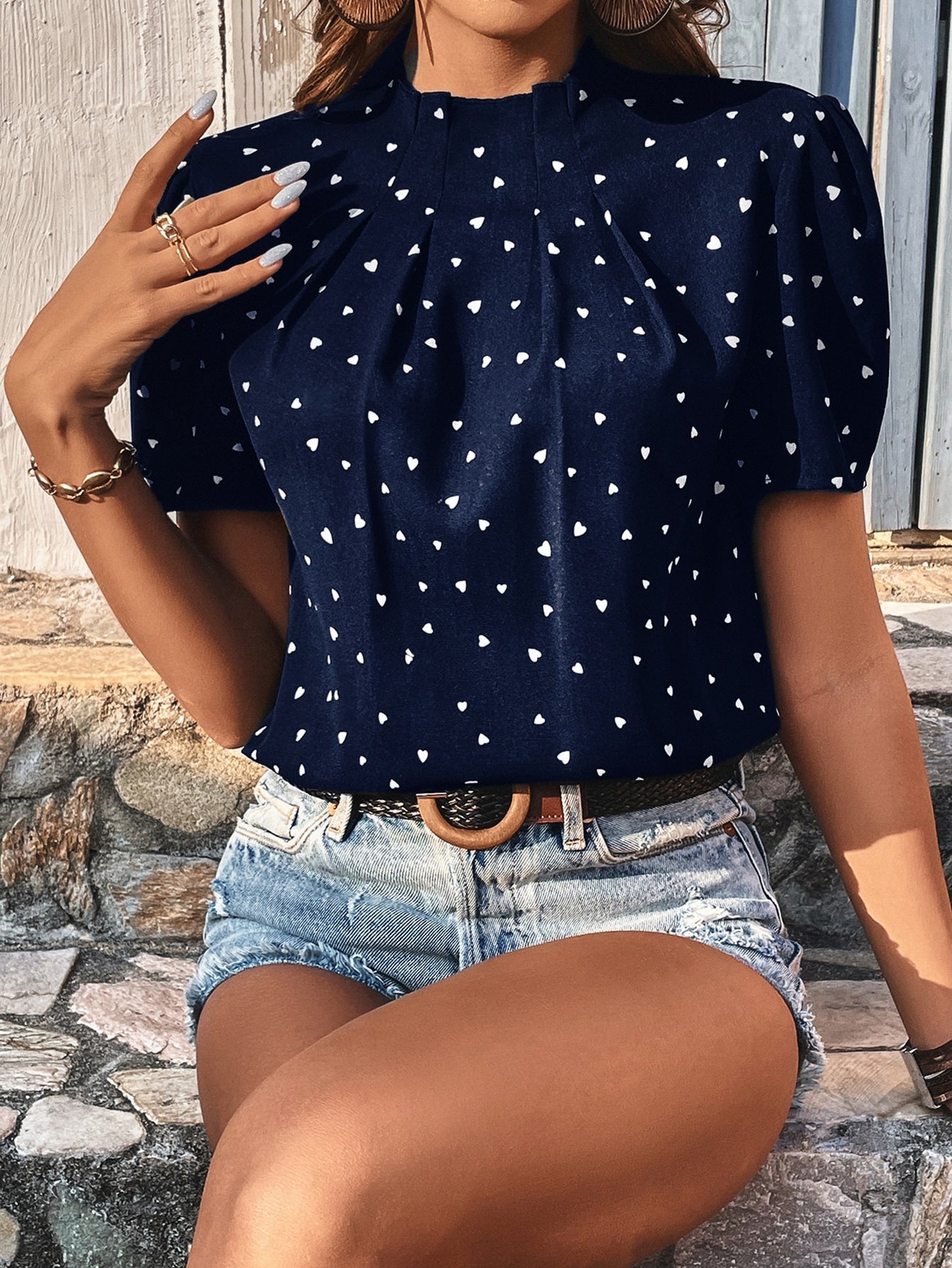 Blusa com Estampa de Coração e Detalhes Plissados