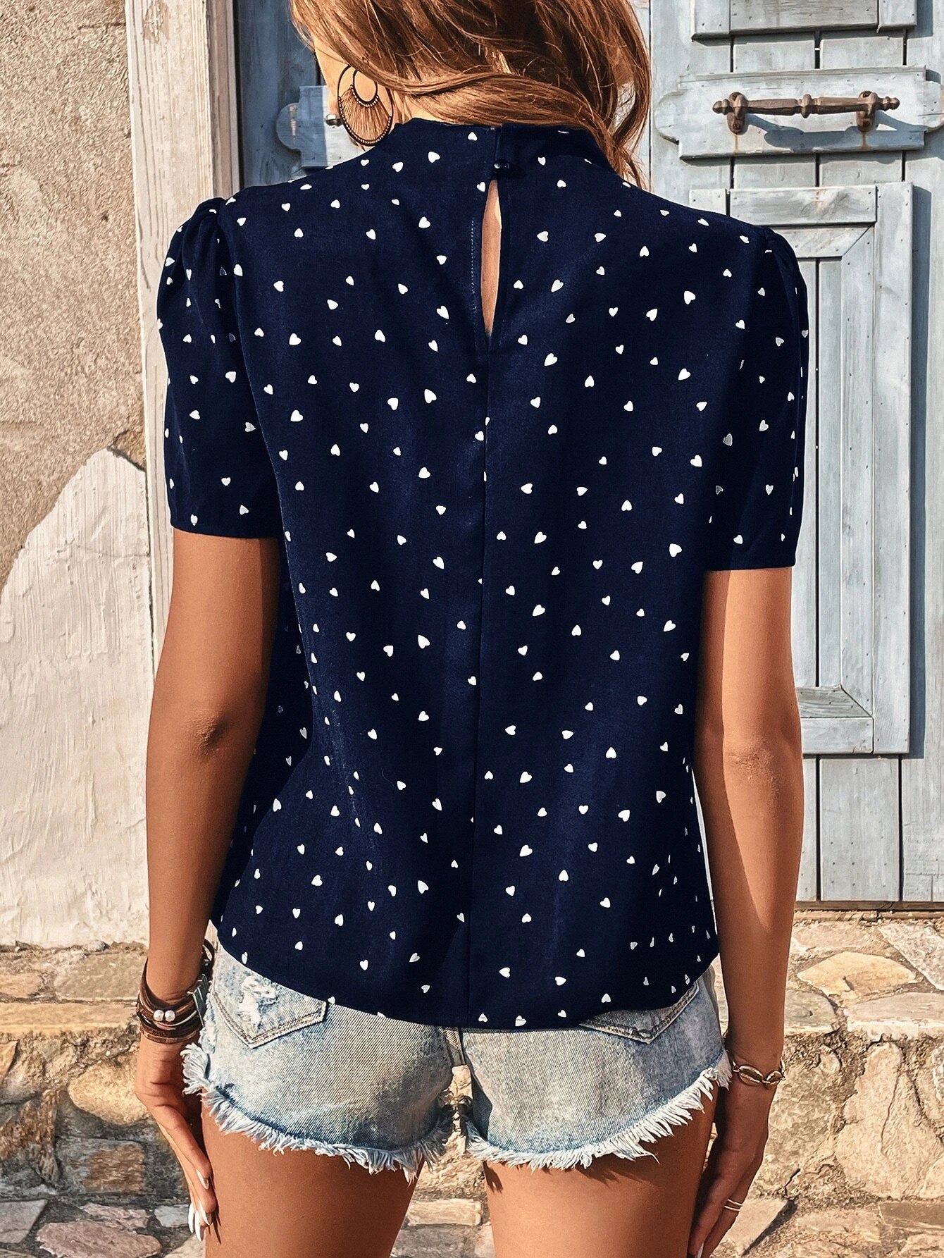 Blusa com Estampa de Coração e Detalhes Plissados